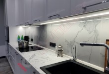 Кухня для коттеджа с классическими фасадами из крашеного МДФ №06 