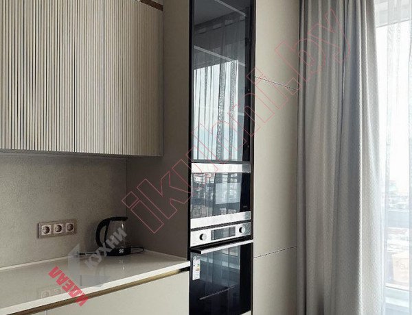 Встроенная лаконичная кухня c фасадами push to open и фрезеровкой Velvet №218