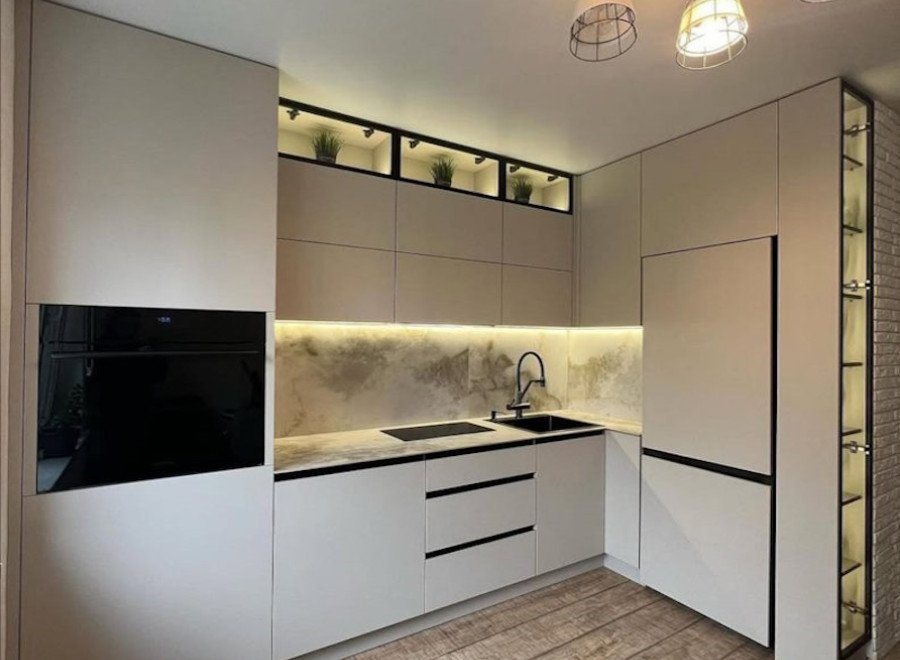 Дизайн-проект угловой встроенной кухни в панельном доме №211